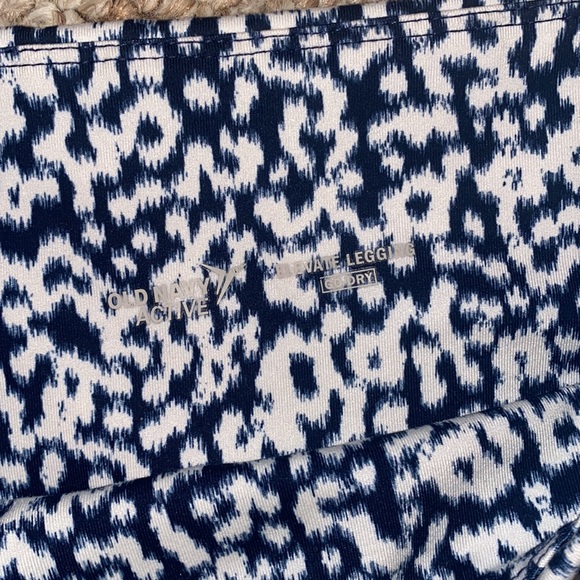 New Old Navy High-Rise Elevate Crop Legging Navy & White Print Medium - Picture 2 of 2